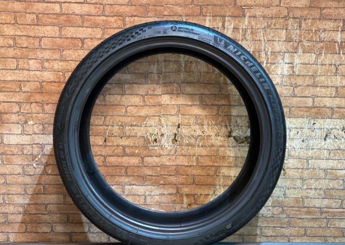 Michelin Pilot Sport 4 S 245/35 R21