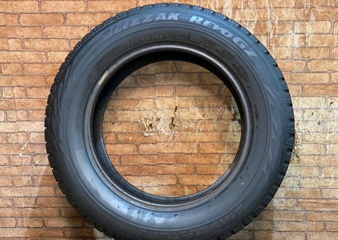 Bridgestone Blizzak Revo GZ 215/60 R16