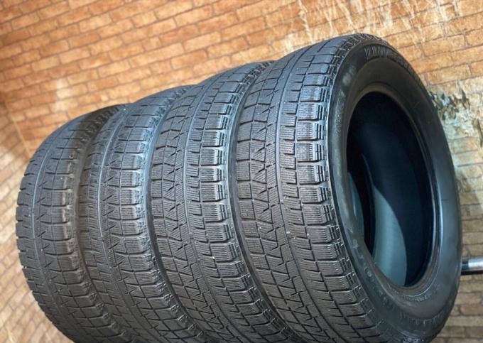 Bridgestone Blizzak Revo GZ 215/60 R16