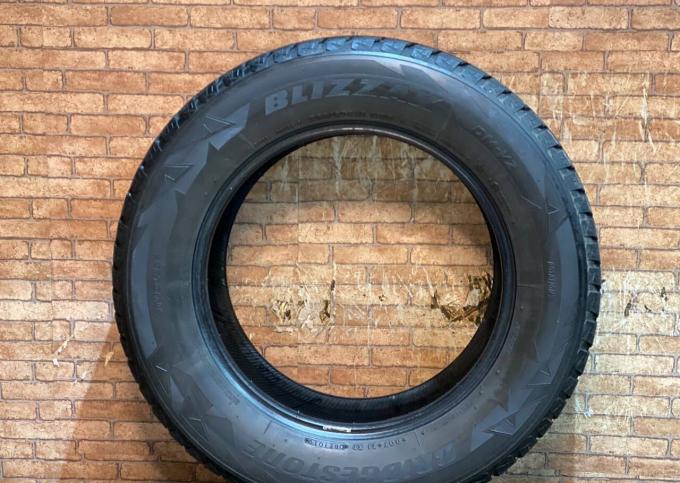 Bridgestone Blizzak DM-V2 265/60 R18