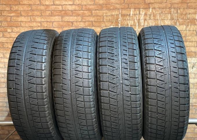 Bridgestone Blizzak Revo GZ 215/60 R16
