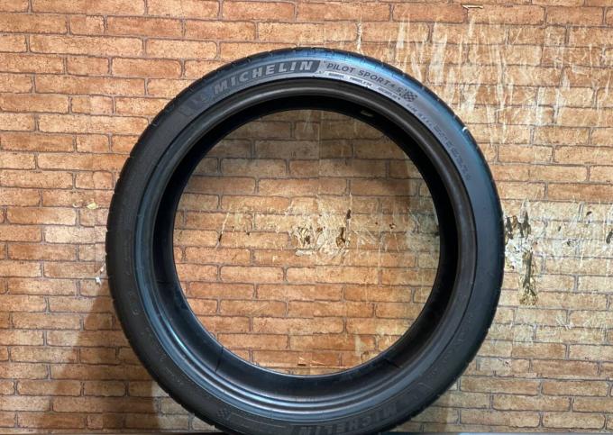 Michelin Pilot Sport 4 S 285/30 R20