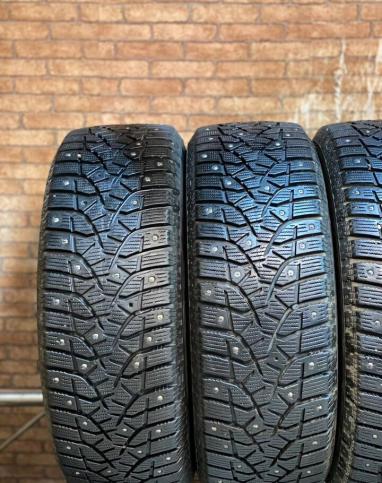 Bridgestone Blizzak Spike-02 205/60 R16