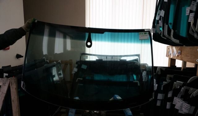 Лобовое стекло Audi Q3 1234