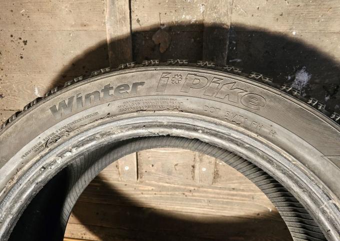 Hankook Winter I'Pike 215/55 R17