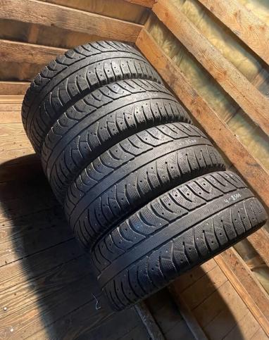 Bridgestone Ice Cruiser 7000 215/60 R16