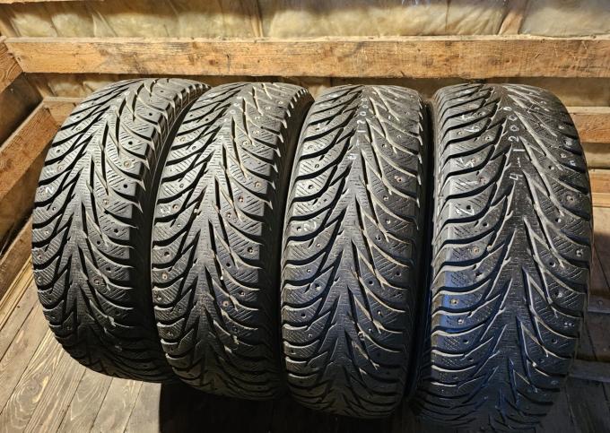 Yokohama Ice Guard IG35 215/65 R16