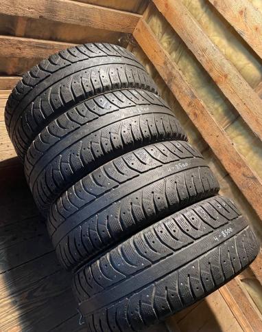 Bridgestone Ice Cruiser 7000 215/60 R16