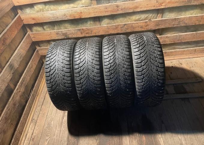 Nokian Tyres Hakkapeliitta 9 215/55 R17