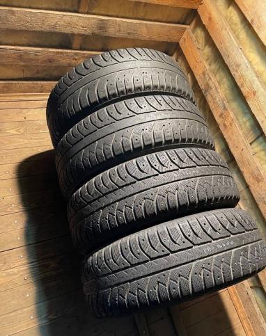 Bridgestone Ice Cruiser 7000 235/65 R17