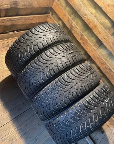 Bridgestone Blizzak Spike-01 215/65 R16