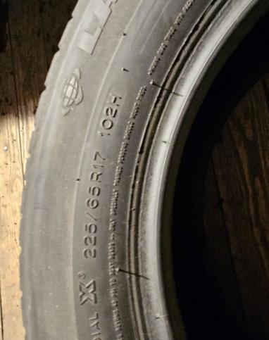 Michelin Latitude Tour HP 225/65 R17