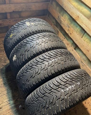 Nokian Tyres Hakkapeliitta 8 215/60 R16