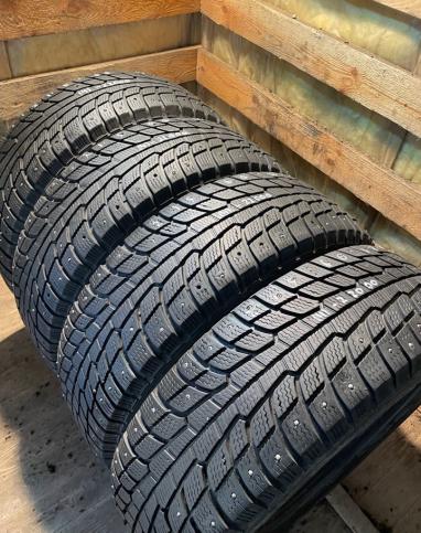 Michelin X-Ice North 215/60 R17