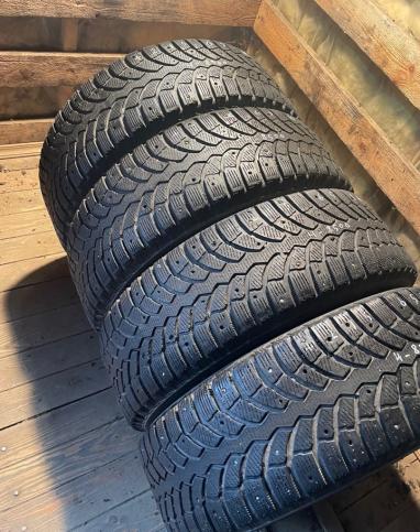 Bridgestone Blizzak Spike-01 215/65 R16