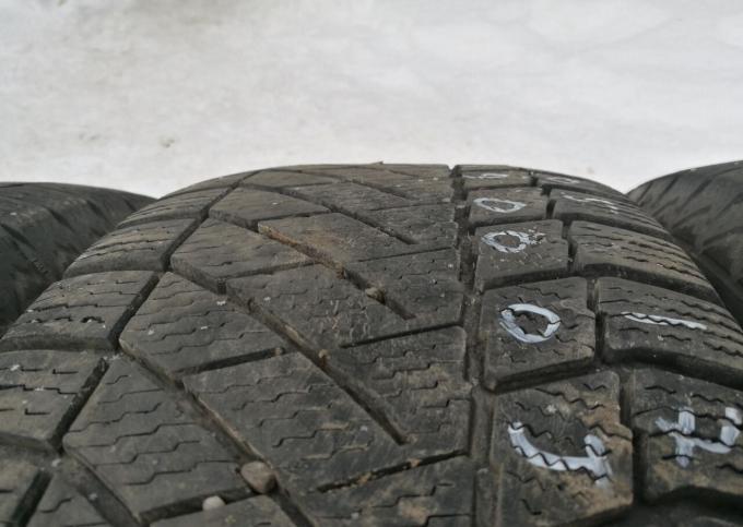 Continental ContiVikingContact 6 225/65 R17