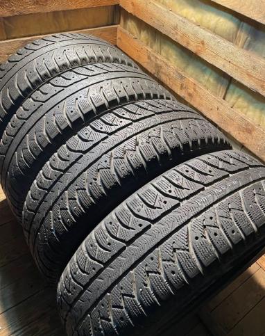 Bridgestone Ice Cruiser 7000 235/65 R17