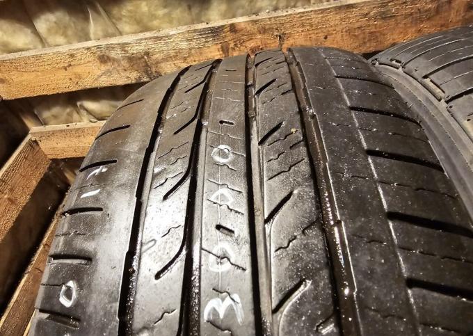 Bridgestone Dueler H/T 843 215/60 R17