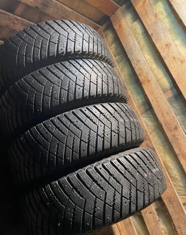 Goodyear Ultragrip Ice Arctic 225/65 R17