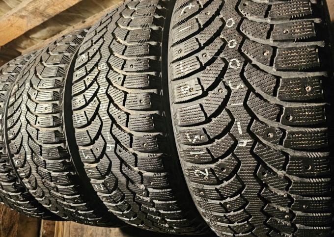 Bridgestone Blizzak Spike-01 215/55 R17