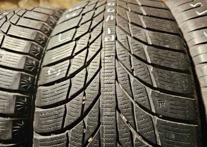 Kumho WinterCraft Ice Wi51 215/55 R17