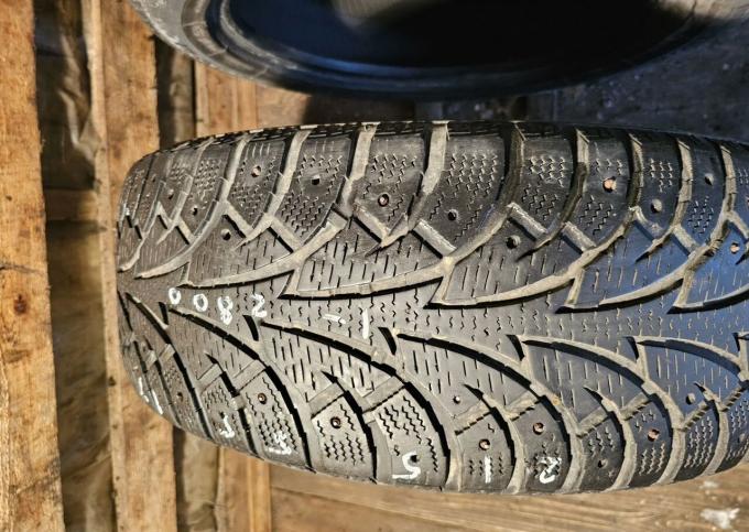 Hankook Winter I'Pike 215/55 R17