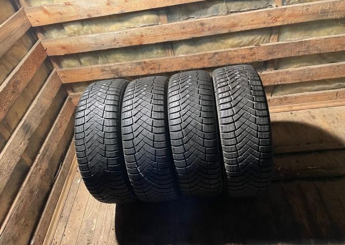 Pirelli Ice Zero FR 215/60 R17