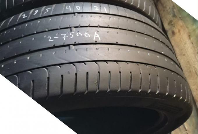 Pirelli P Zero 295/40 R21