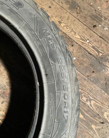 Goodyear UltraGrip Extreme 225/50 R17