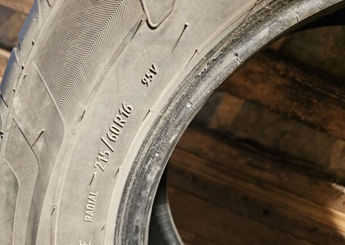 Viatti Strada Asimmetrico V-130 215/60 R16 95V