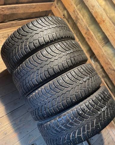 Bridgestone Blizzak Spike-01 215/65 R16