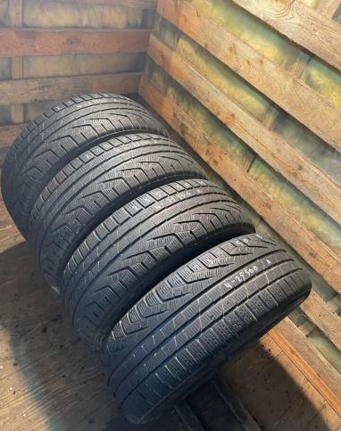 Pirelli Winter Sottozero 210 Serie II 235/50 R19