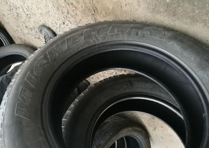 Michelin Cross Terrain SUV 235/65 R17