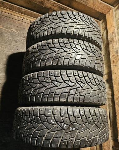 Dunlop SP Winter Ice 02 215/70 R16