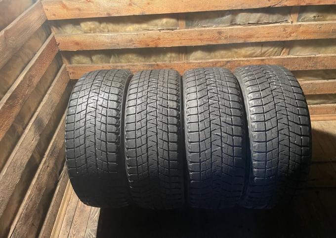 Bridgestone Blizzak DM-V1 245/55 R19