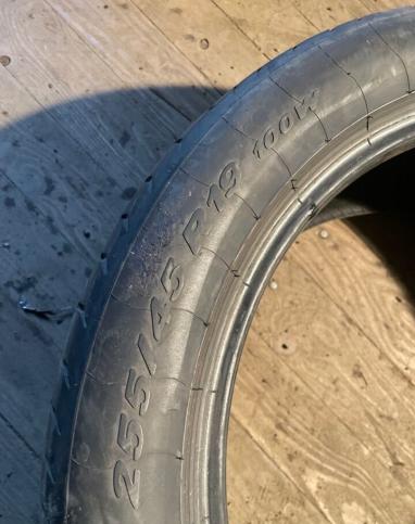 Pirelli P Zero 255/45 R19