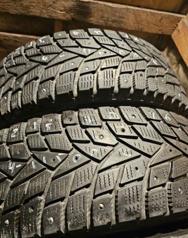 Dunlop SP Winter Ice 02 215/70 R16