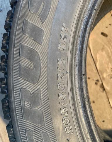 Bridgestone Ice Cruiser 7000 205/60 R16