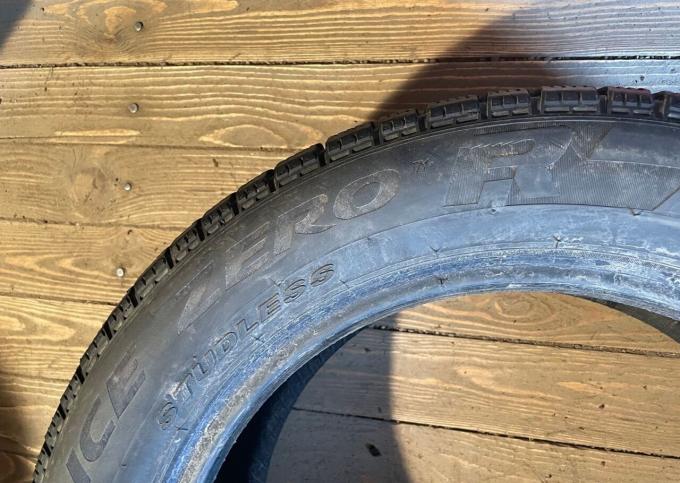 Pirelli Ice Zero FR 225/55 R17