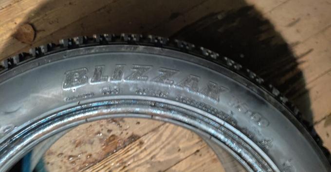 Bridgestone Blizzak WS-50 215/55 R16