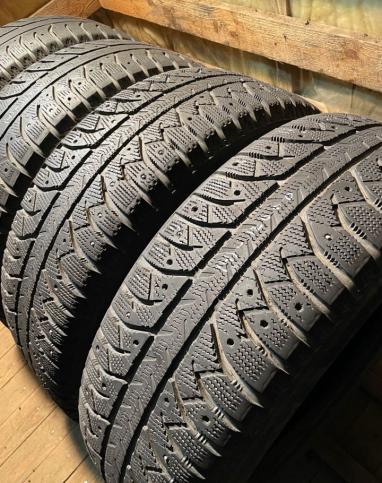 Bridgestone Ice Cruiser 7000 235/65 R17