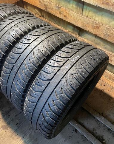 Bridgestone Ice Cruiser 7000 215/60 R16