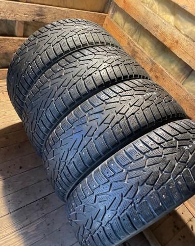 Nokian Tyres Hakkapeliitta 7 215/65 R16