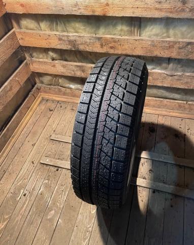 Bridgestone B391 215/65 R16