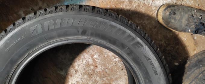 Bridgestone Ice Cruiser 7000 225/60 R17