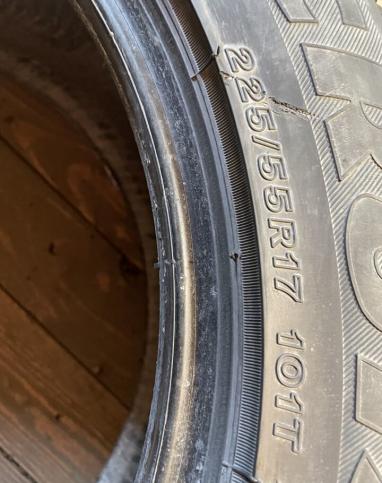 Bridgestone Ice Cruiser 7000 225/55 R17