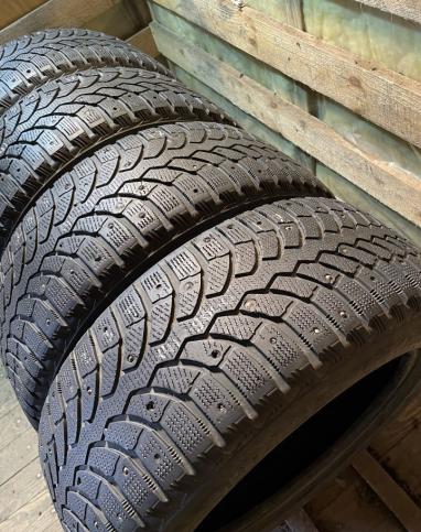 Bridgestone Blizzak Spike-01 235/55 R17