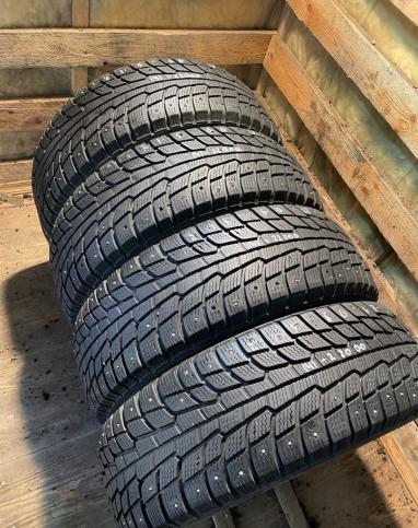 Michelin X-Ice North 215/60 R17