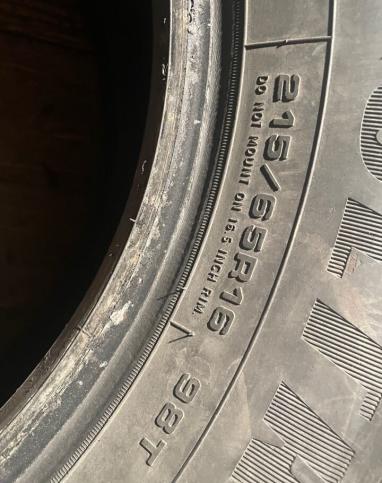 Goodyear Ultragrip Ice Arctic 215/65 R16