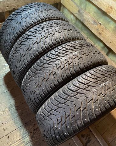 Nokian Tyres Hakkapeliitta 8 215/60 R16